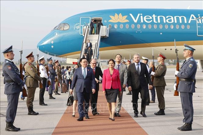 Top Vietnamese legislator arrives in Sofia for official working trip